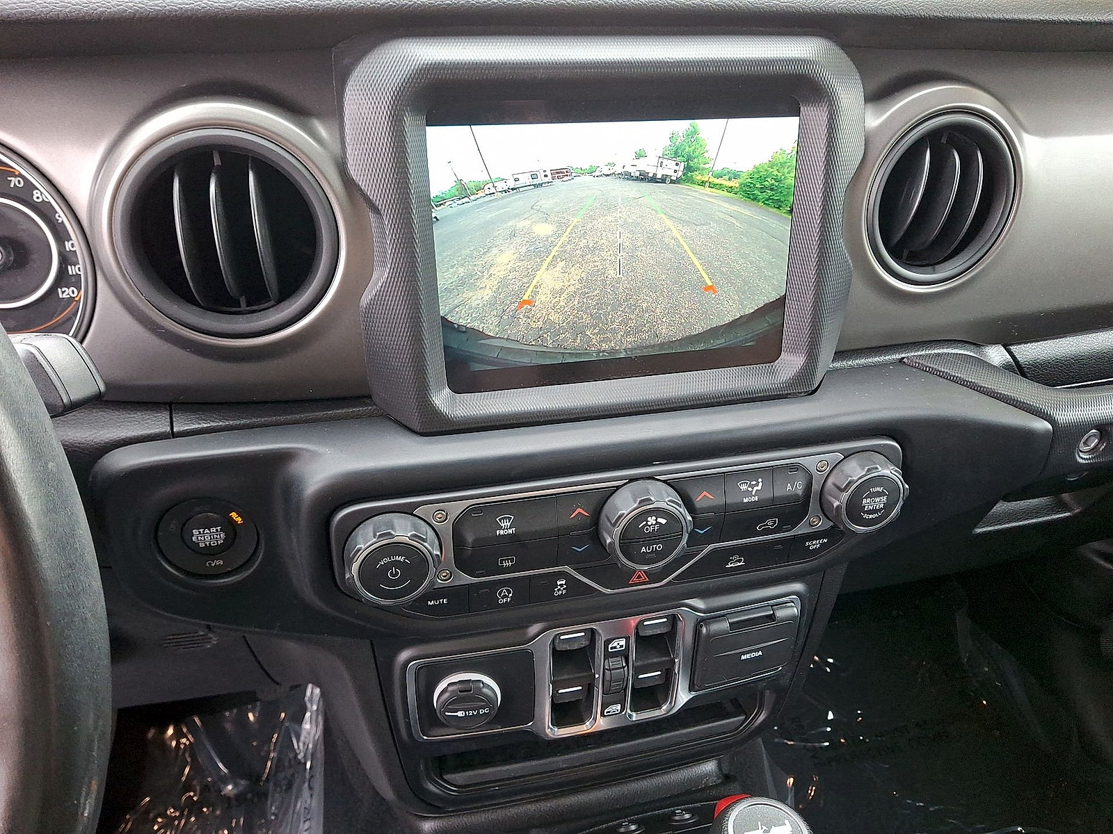 Used 2022 Jeep Wrangler Unlimited Sport AWD/4WD image 15