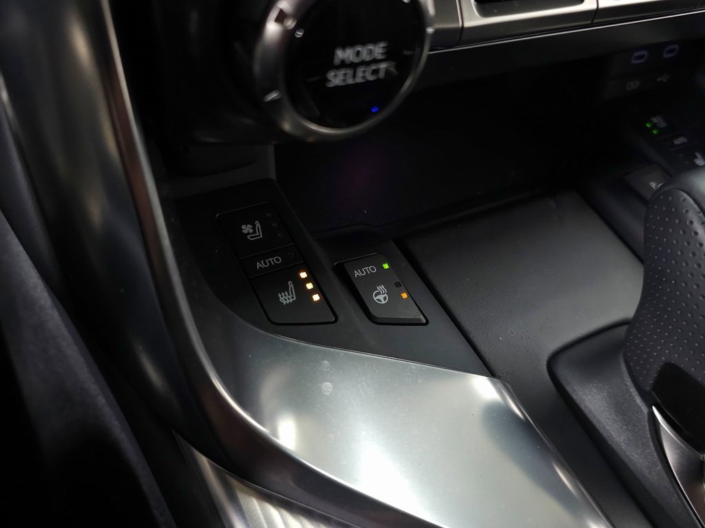 Used 2025 Lexus LX 700h F Sport image 34