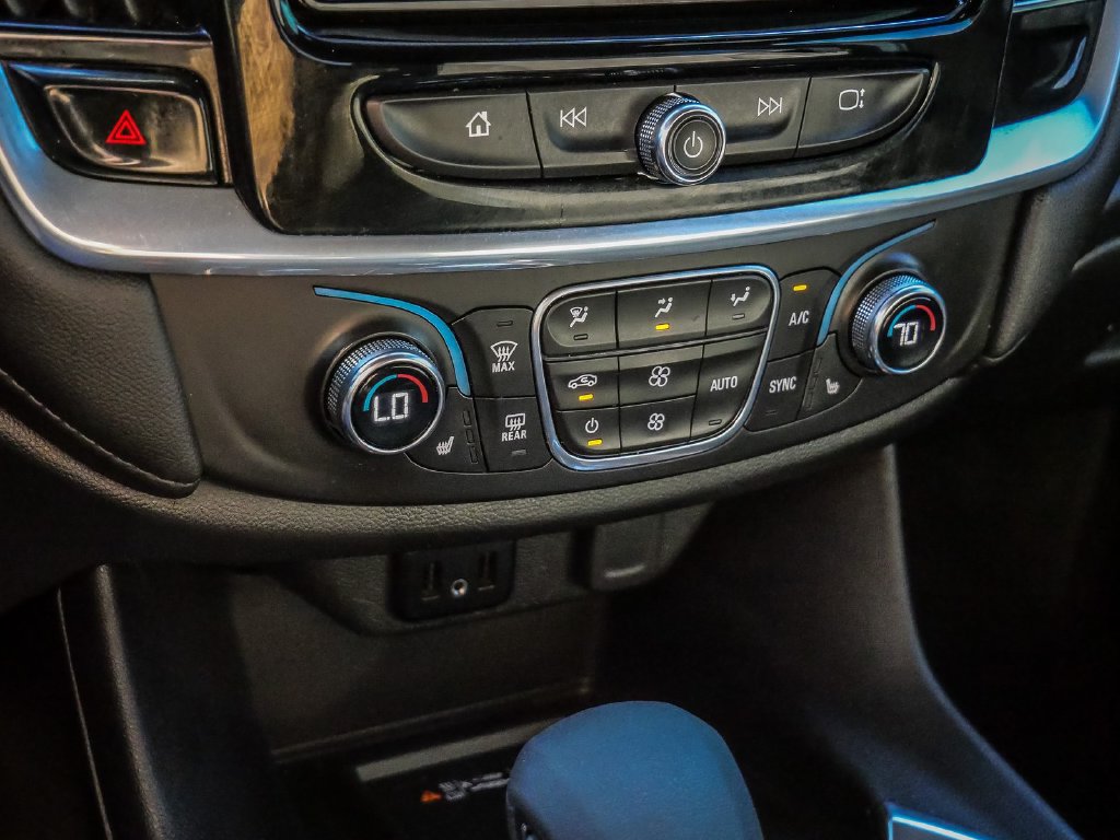 Used 2023 Chevrolet Traverse LT FWD image 34