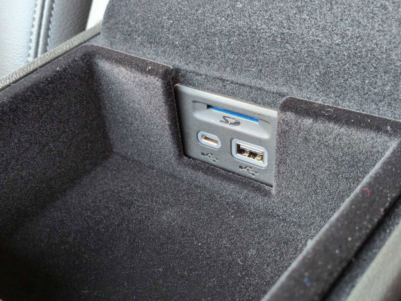 Used 2025 Cadillac XT6 Luxury image 21