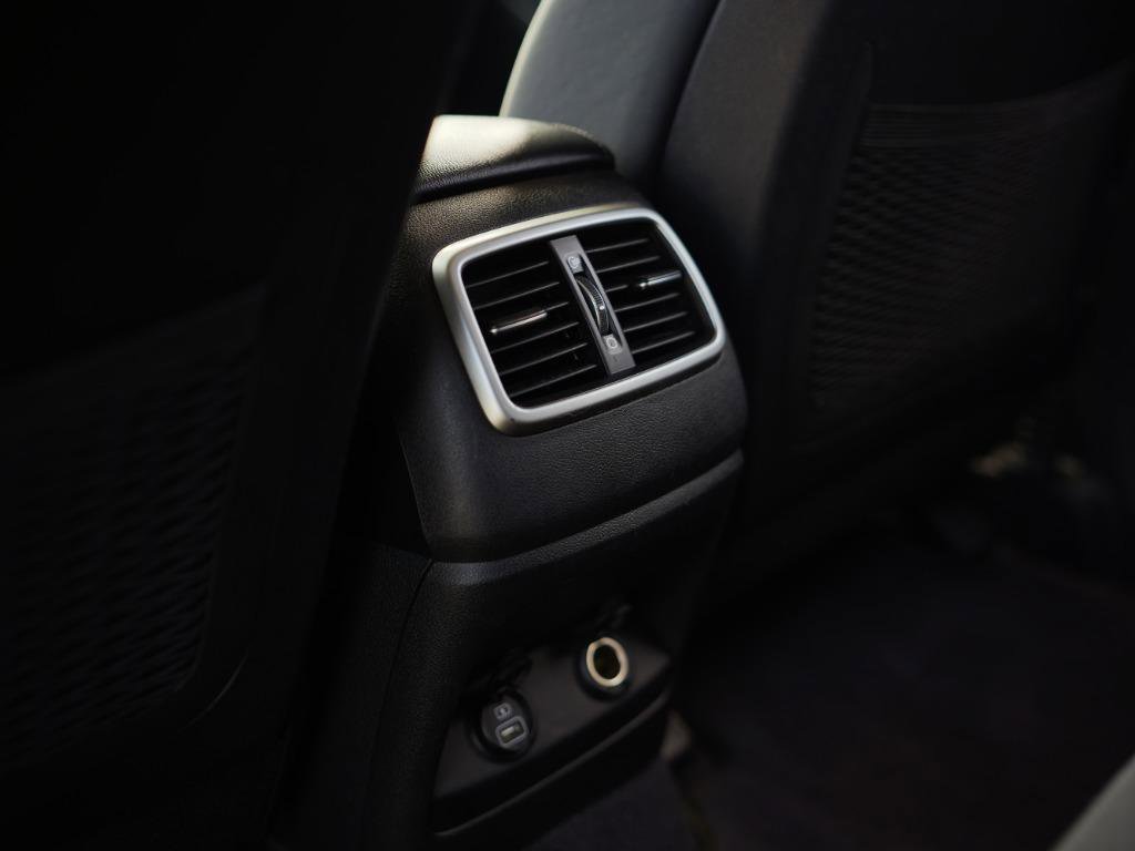 Used 2016 Kia Sorento LX w/ LX Convenience Package image 19