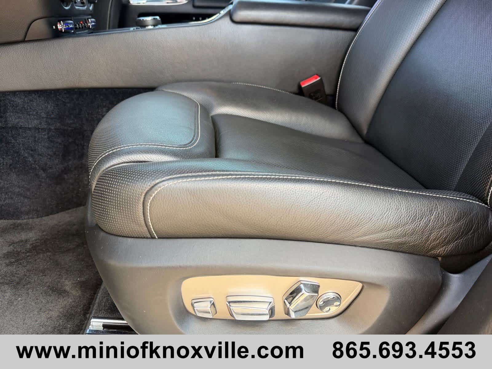 Used 2015 Rolls-Royce Ghost RWD image 12