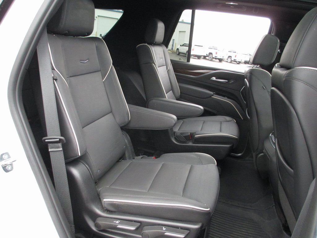 Used 2024 Cadillac Escalade Premium Luxury image 24