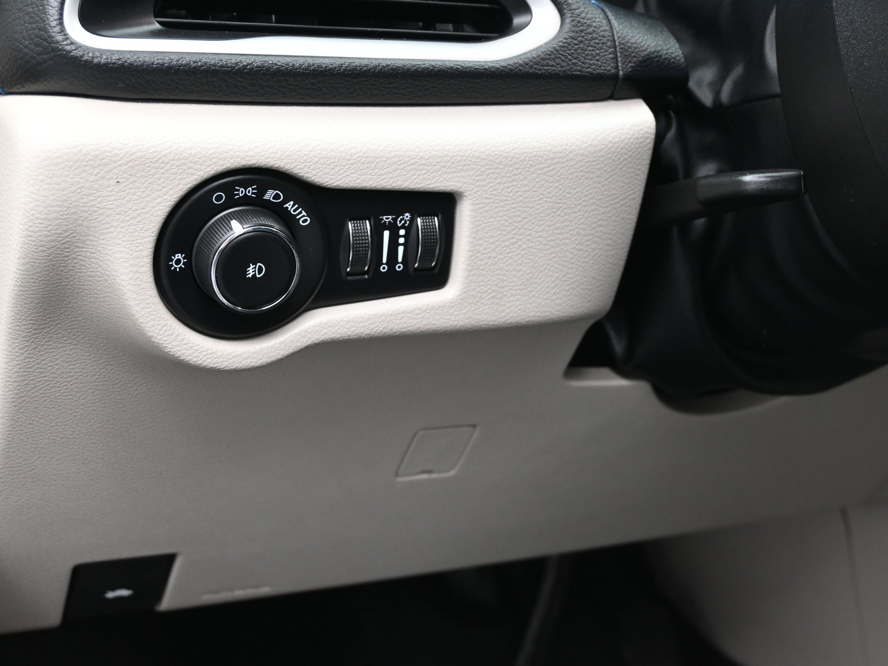 Used 2021 Chrysler Pacifica Touring-L image 22