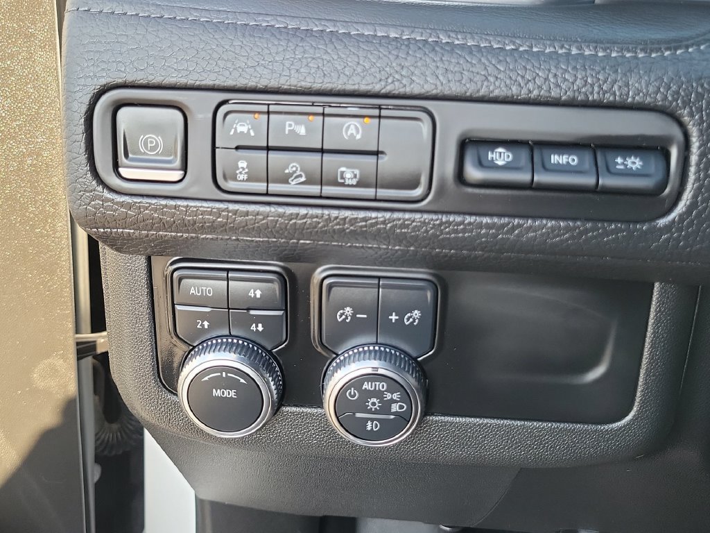 Used 2023 GMC Yukon Denali AWD/4WD image 18