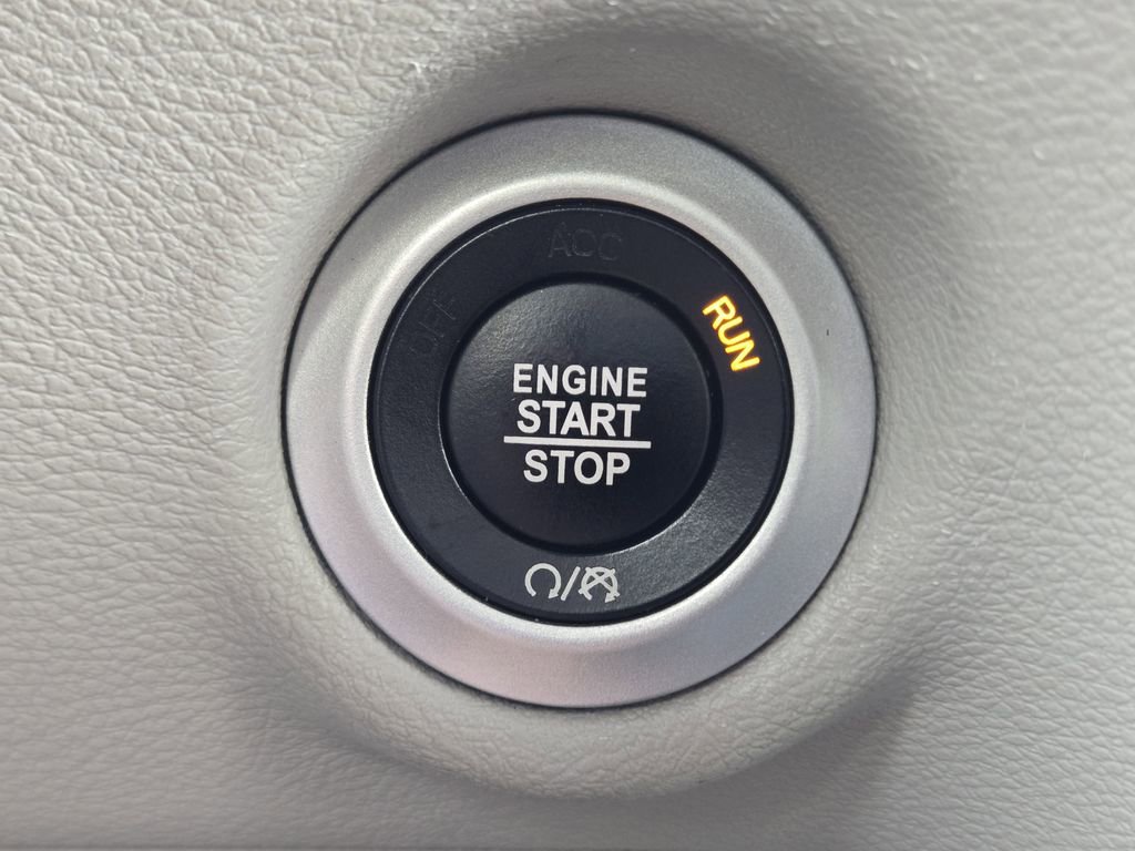 Used 2023 Chrysler Voyager LX image 26