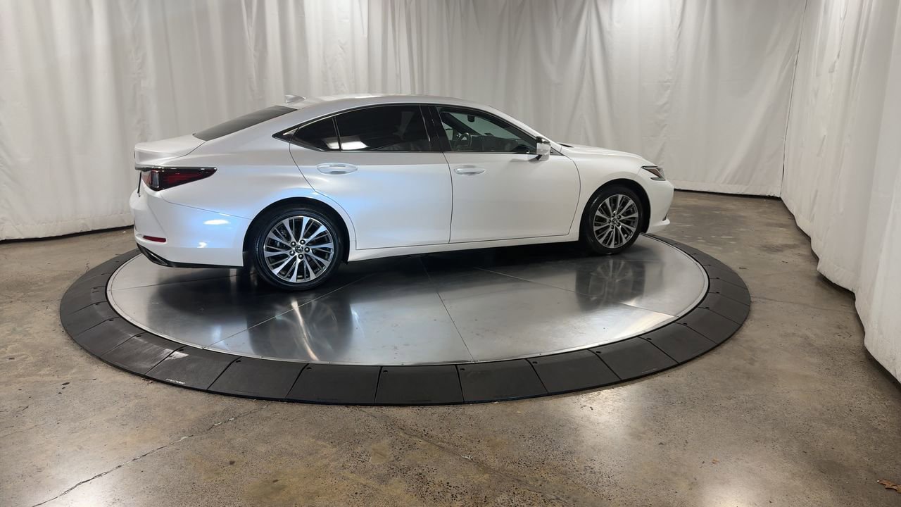Used 2019 Lexus ES 350 F Sport image 2