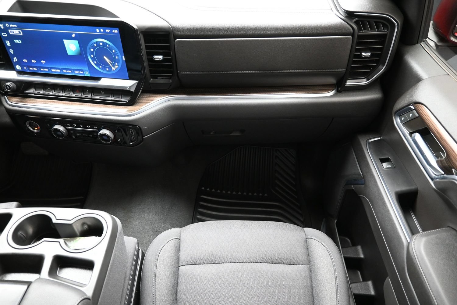 Used 2023 Chevrolet Silverado 1500 LT RWD image 39