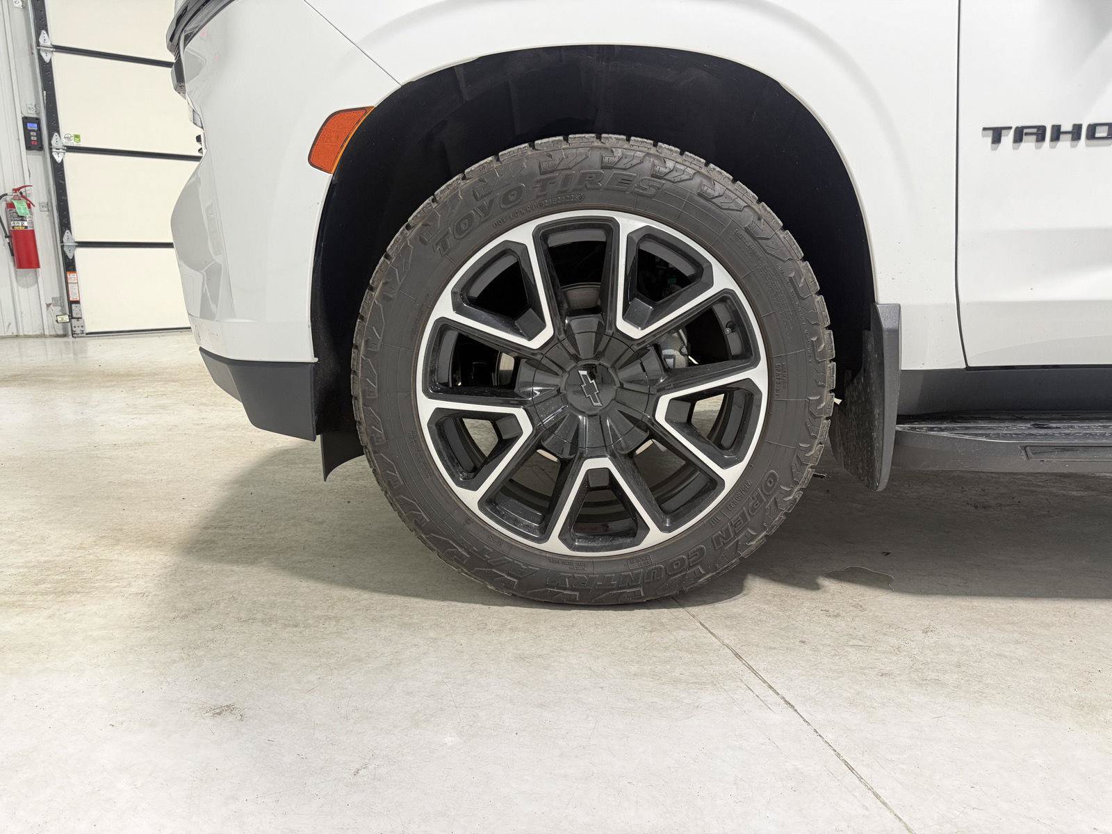 Used 2024 Chevrolet Tahoe RST w/ Luxury Package AWD/4WD image 24