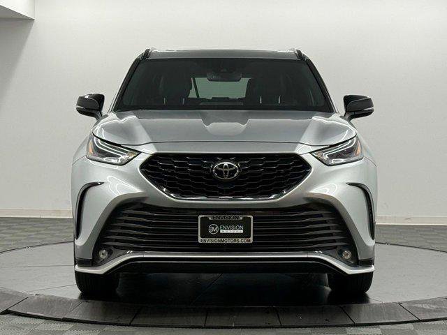 Certified 2024 Toyota Highlander XSE image 3