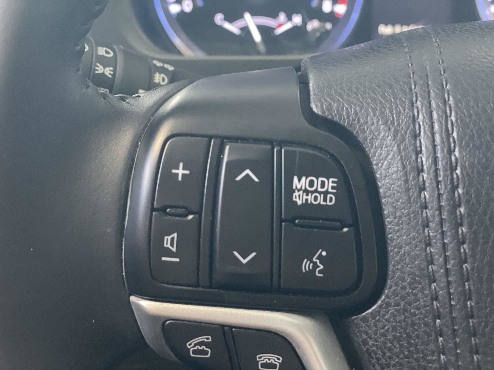 Used 2016 Toyota Highlander XLE AWD/4WD image 33