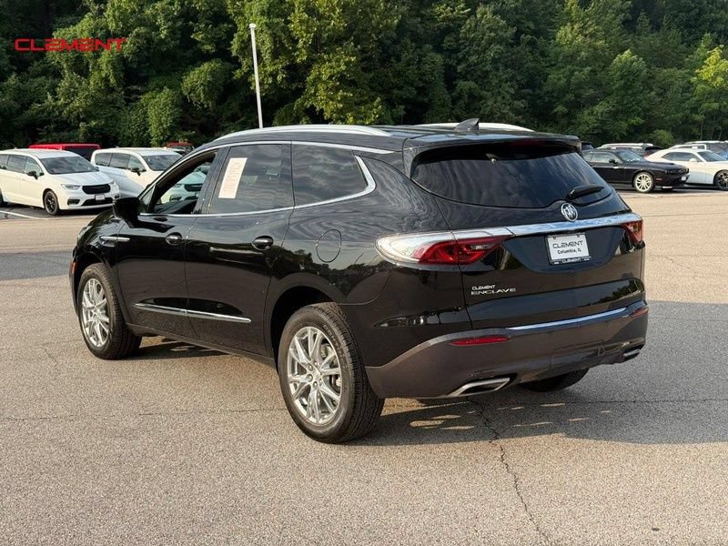 Used 2022 Buick Enclave Premium w/ Surround and Sites Package FWD image 3