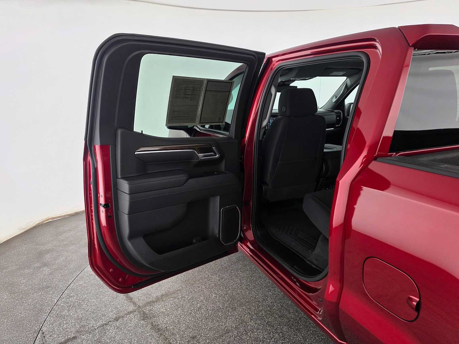 Used 2025 Chevrolet Silverado 1500 RST AWD/4WD image 15