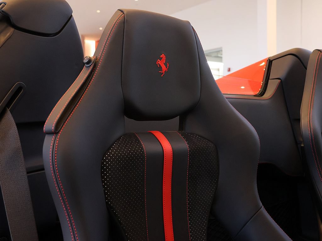 Certified 2023 Ferrari F8 Tributo RWD image 34