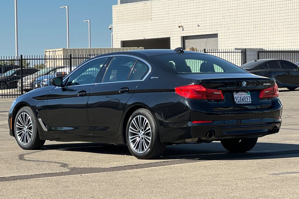 Used 2019 BMW 530e w/ Convenience Package RWD image 7