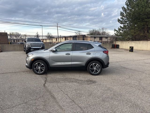 Used 2023 Buick Encore GX Select image 5