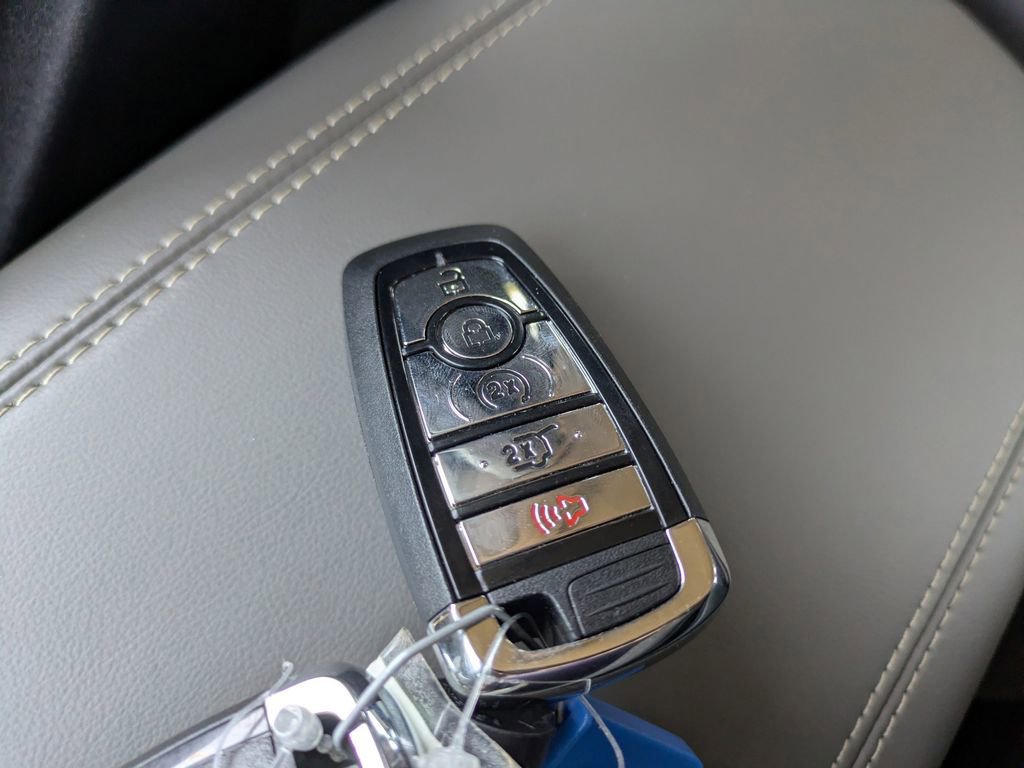 New 2025 Lincoln Corsair Grand Touring w/ Equipment Group 301A image 32