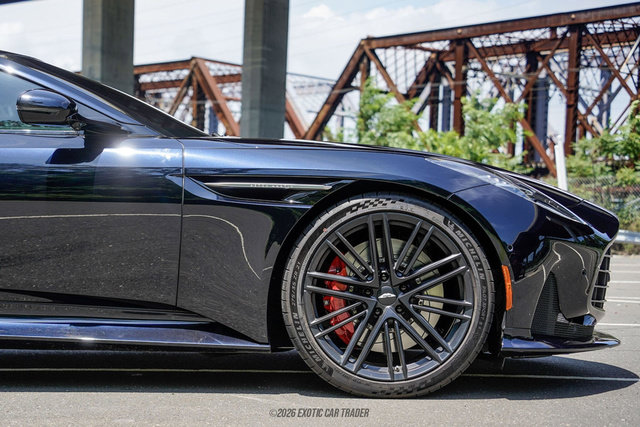 Used 2024 Aston Martin DB12 Coupe RWD image 11