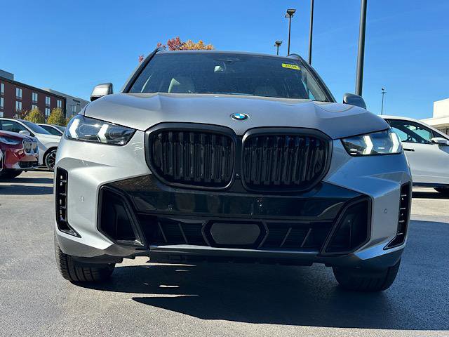 New 2026 BMW X5 xDrive40i w/ M Sport Package image 2