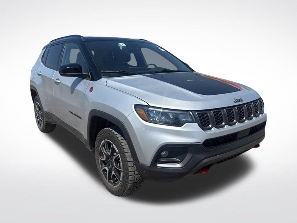 Used 2025 Jeep Compass Trailhawk AWD/4WD image 6