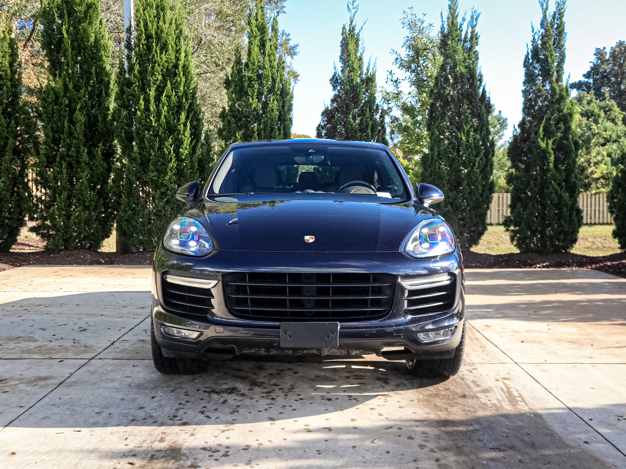 Used 2015 Porsche Cayenne Turbo image 3