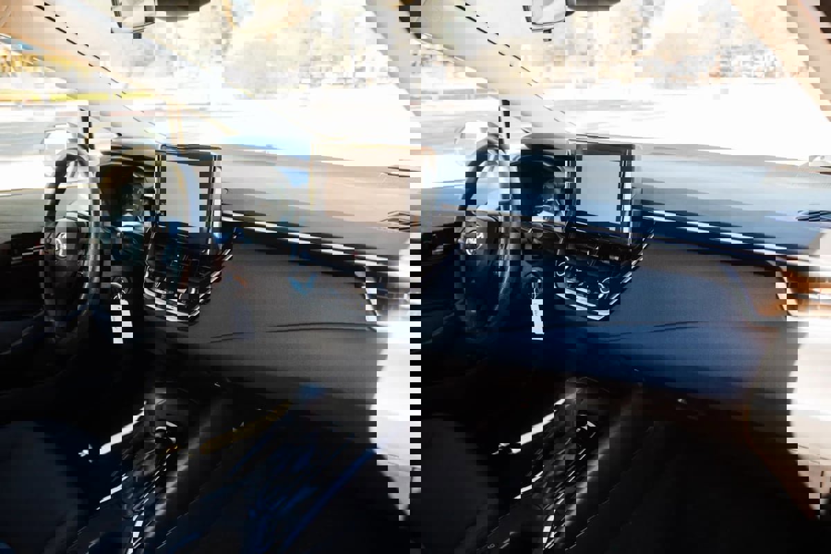 Used 2023 Toyota Corolla LE image 27