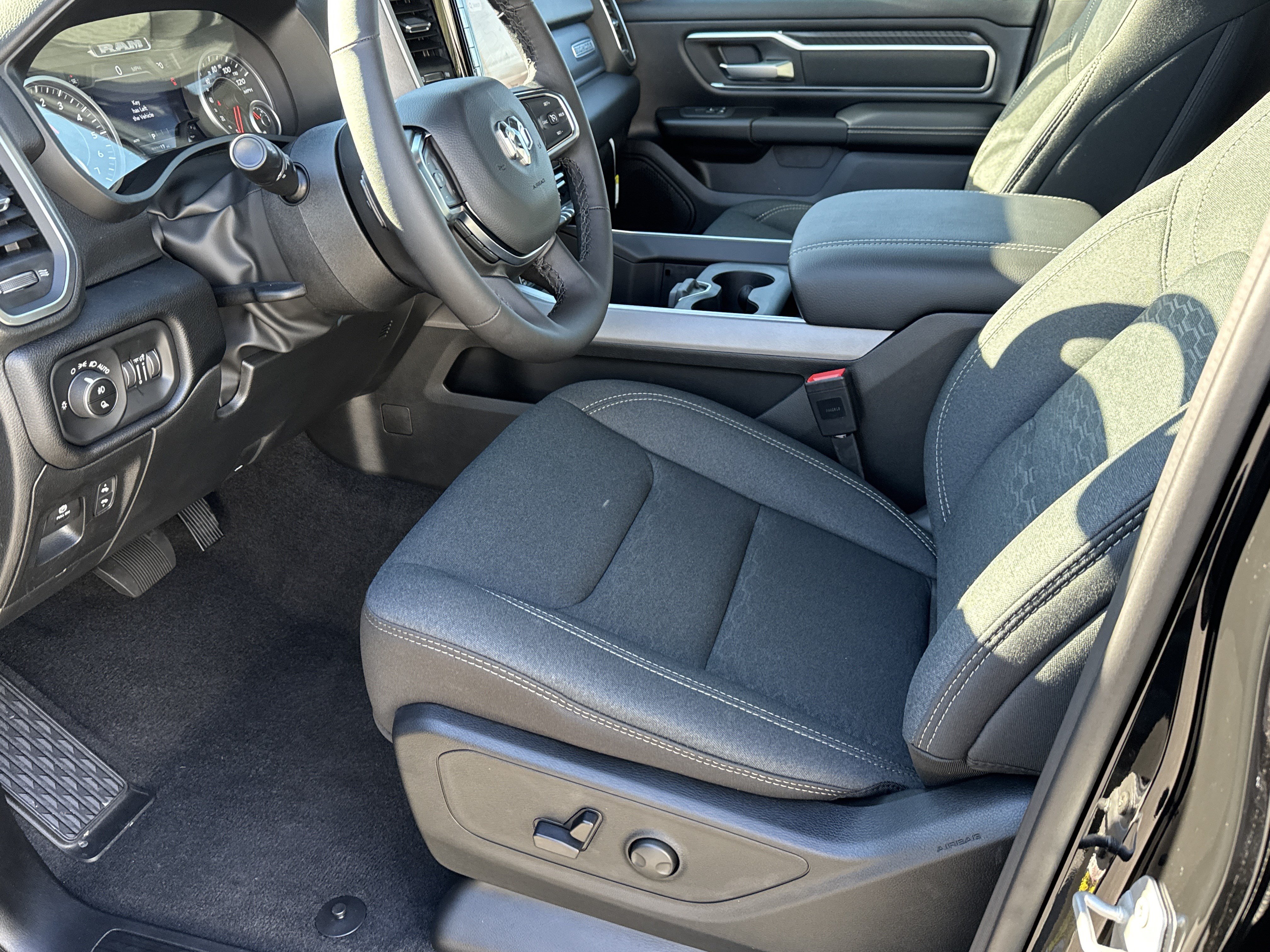 New 2026 RAM 1500 Big Horn AWD/4WD image 16