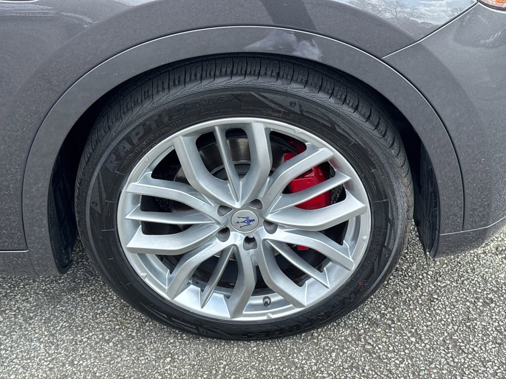 Used 2018 Maserati Levante GranSport image 12