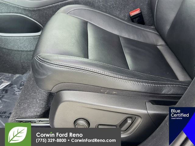 Used 2024 Volvo XC40 B5 Core image 22