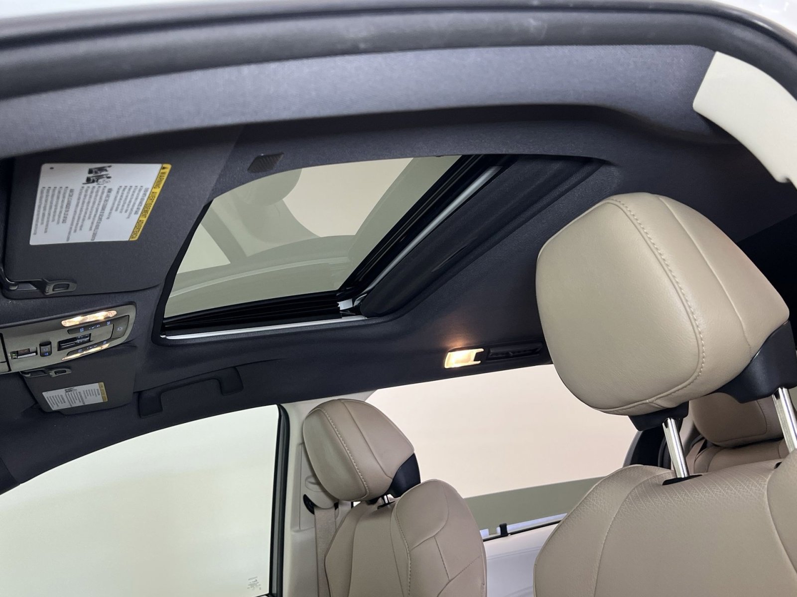 Used 2021 Toyota Sienna XLE w/ XLE Plus Package image 22