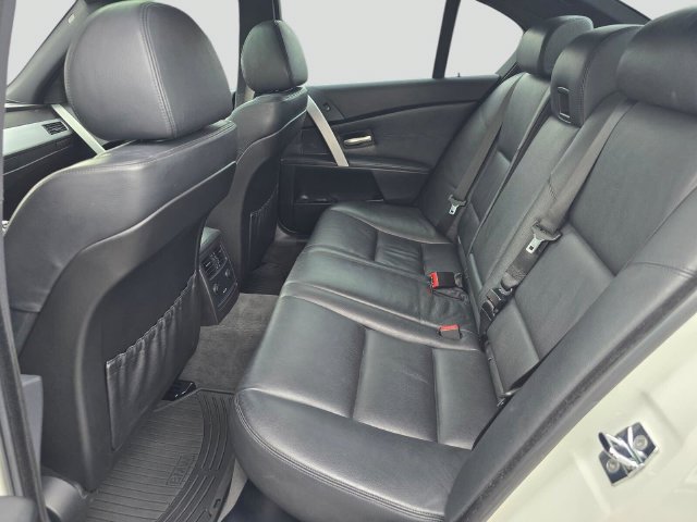 Used 2006 BMW M5 RWD image 15