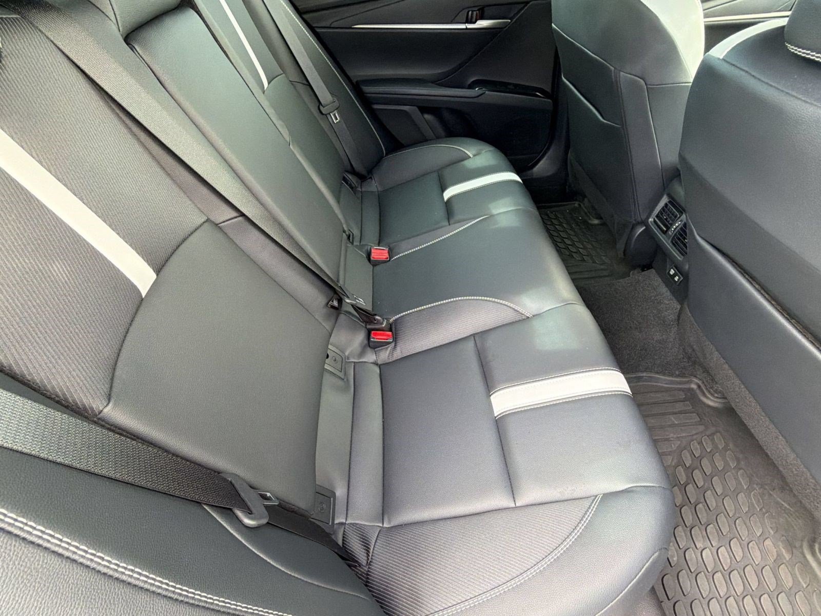 Used 2025 Toyota Camry SE FWD image 33