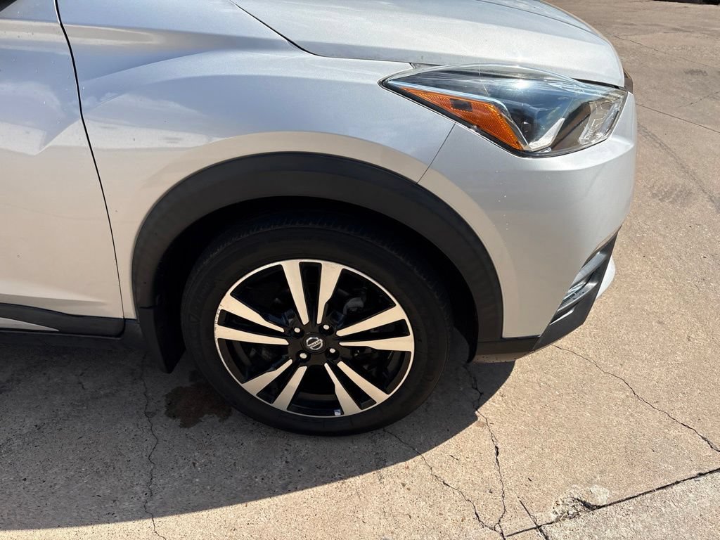 Used 2019 Nissan Kicks SR FWD image 27