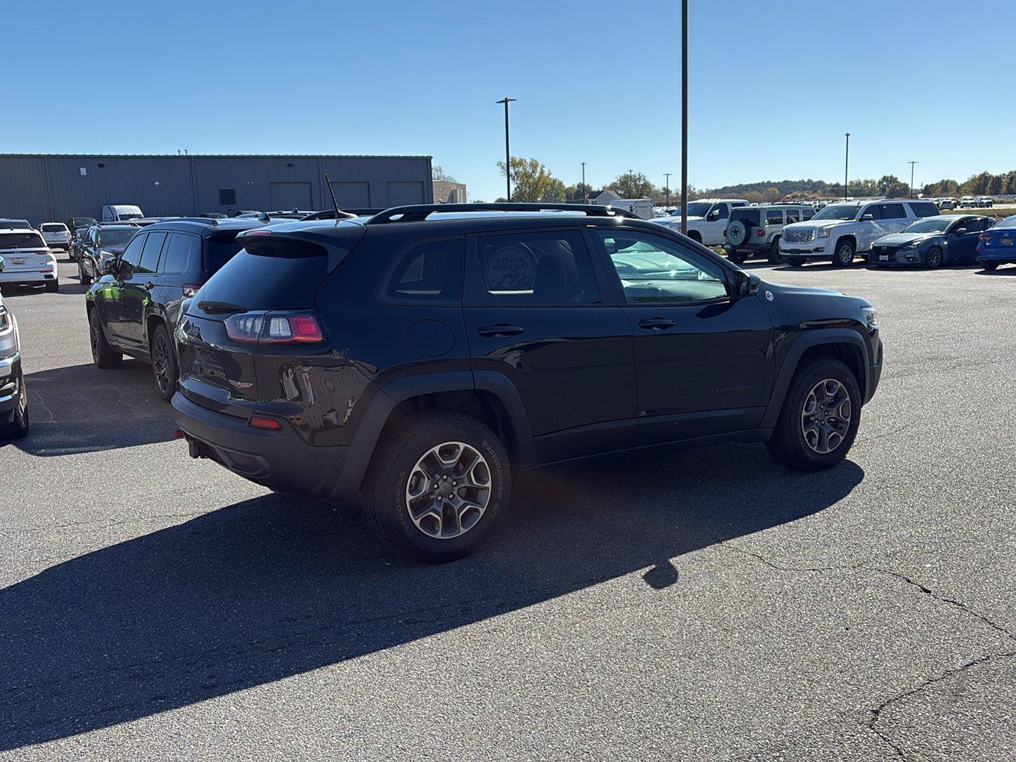 Used 2022 Jeep Cherokee Trailhawk w/ Premium Leather Package AWD/4WD image 15