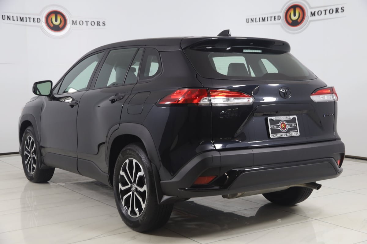 Used 2025 Toyota Corolla Cross AWD Hybrid image 4