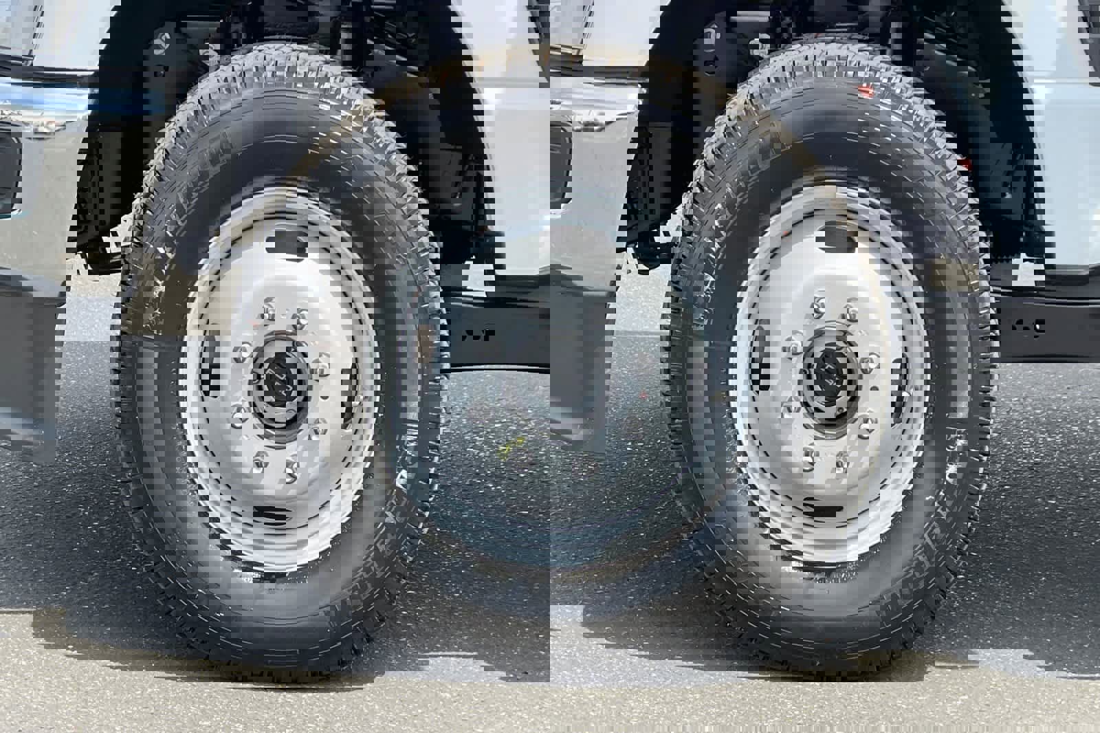 New 2026 Ford F350 XL w/ XL Chrome Package image 24