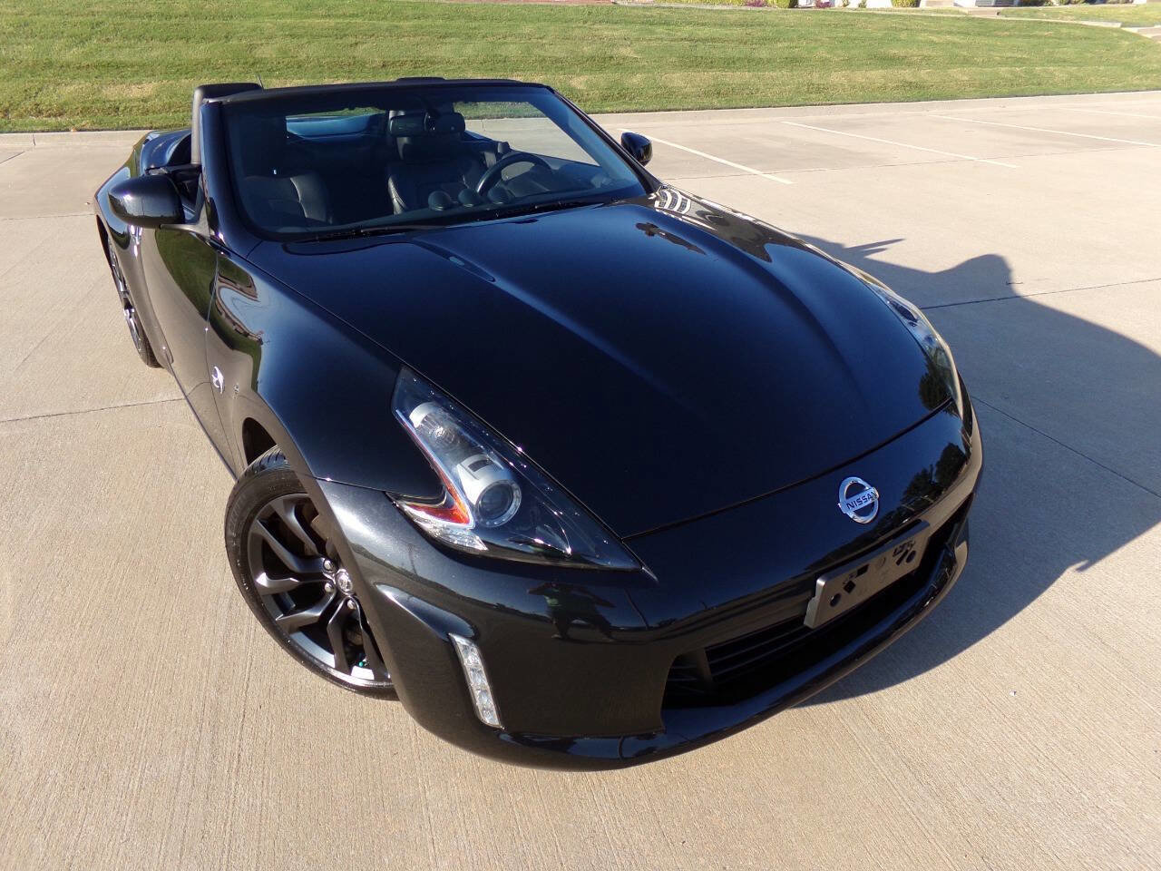 Used 2019 Nissan 370Z Roadster image 7
