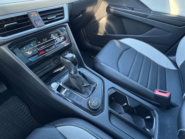 Certified 2025 Volkswagen Taos SEL w/ Black Wheel Plus Package image 29