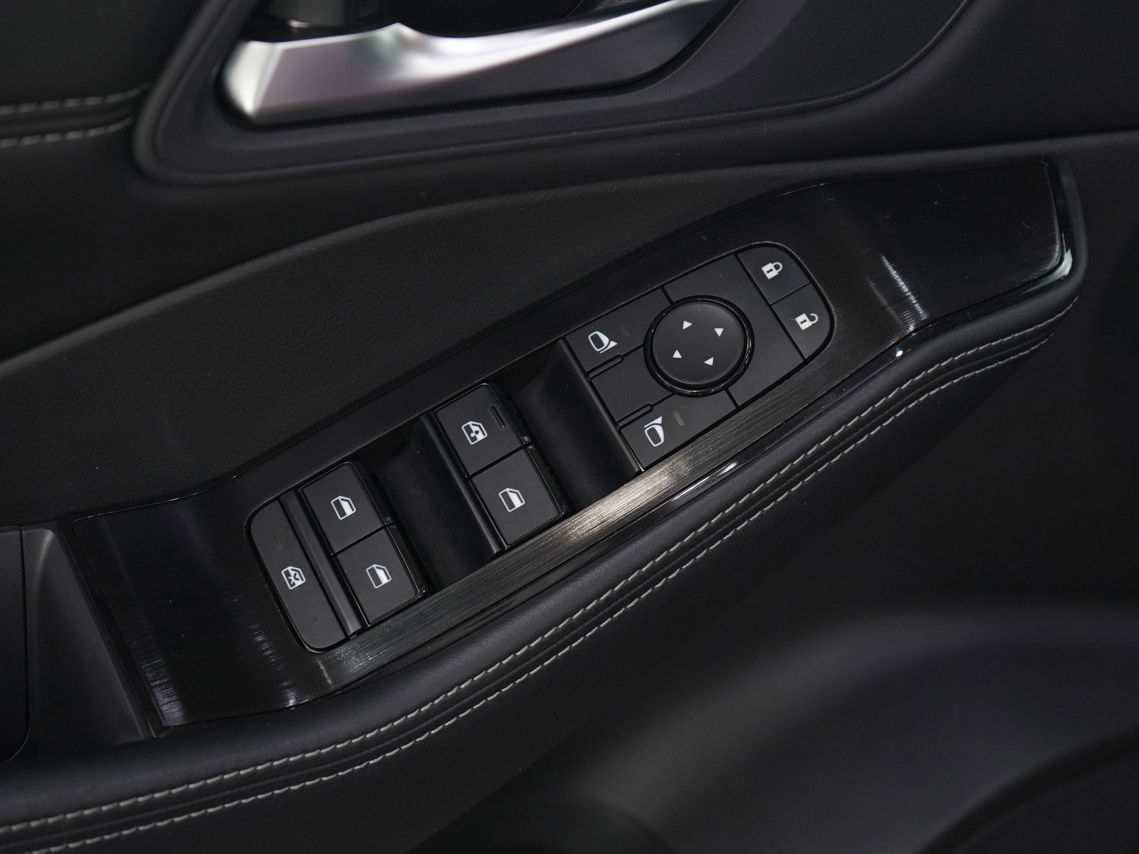 Used 2023 Nissan Rogue SV w/ SV Premium B Package image 20