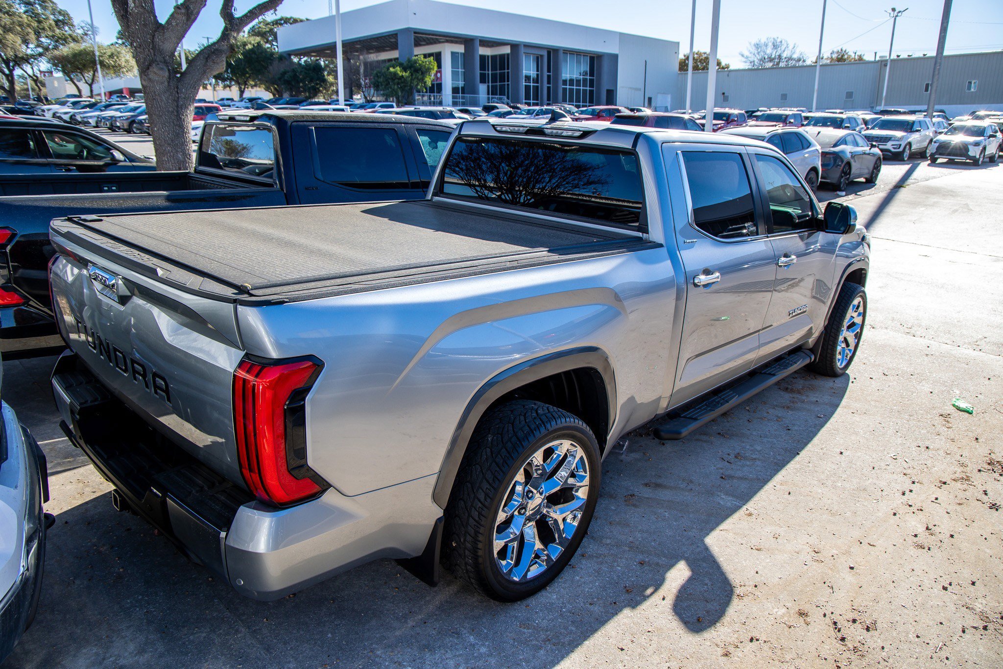 Used 2024 Toyota Tundra Limited image 8