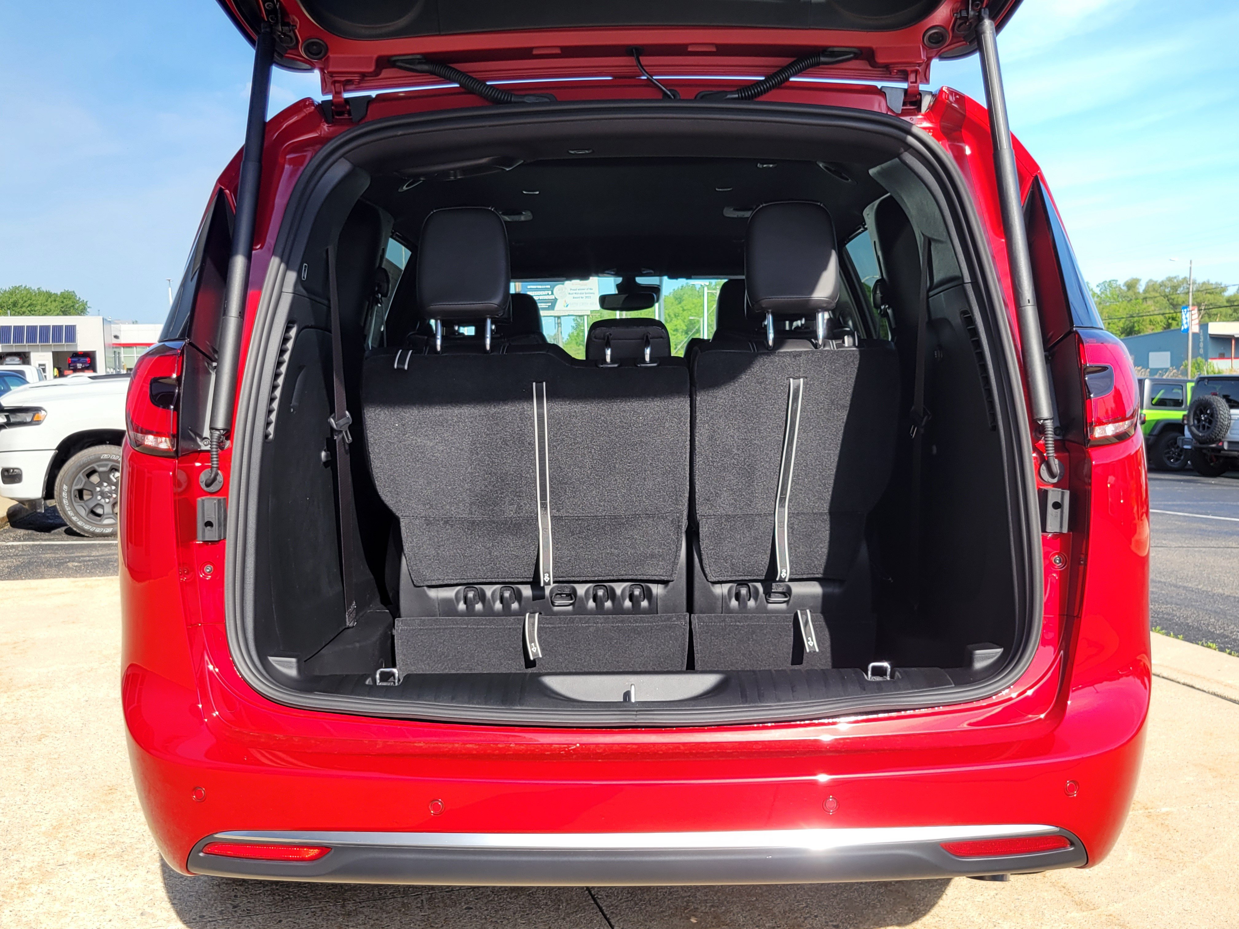 New 2027 Chrysler Pacifica Select FWD image 18