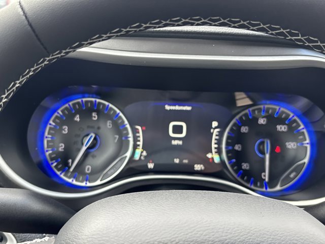 New 2026 Chrysler Pacifica Select image 25