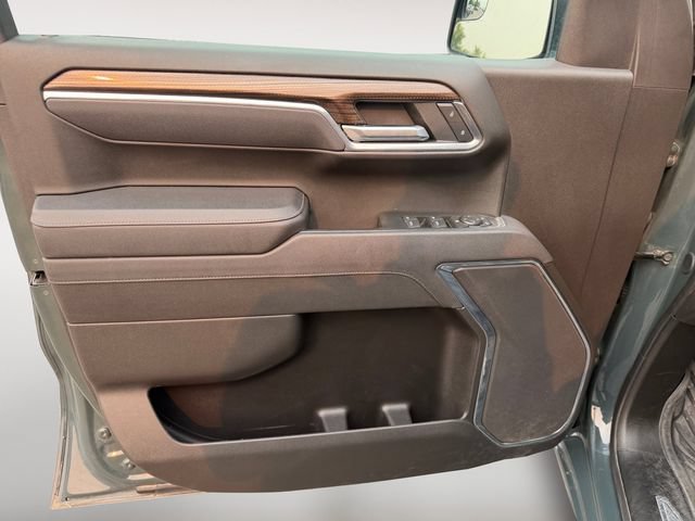 Used 2025 Chevrolet Silverado 1500 LT Trail Boss AWD/4WD image 9