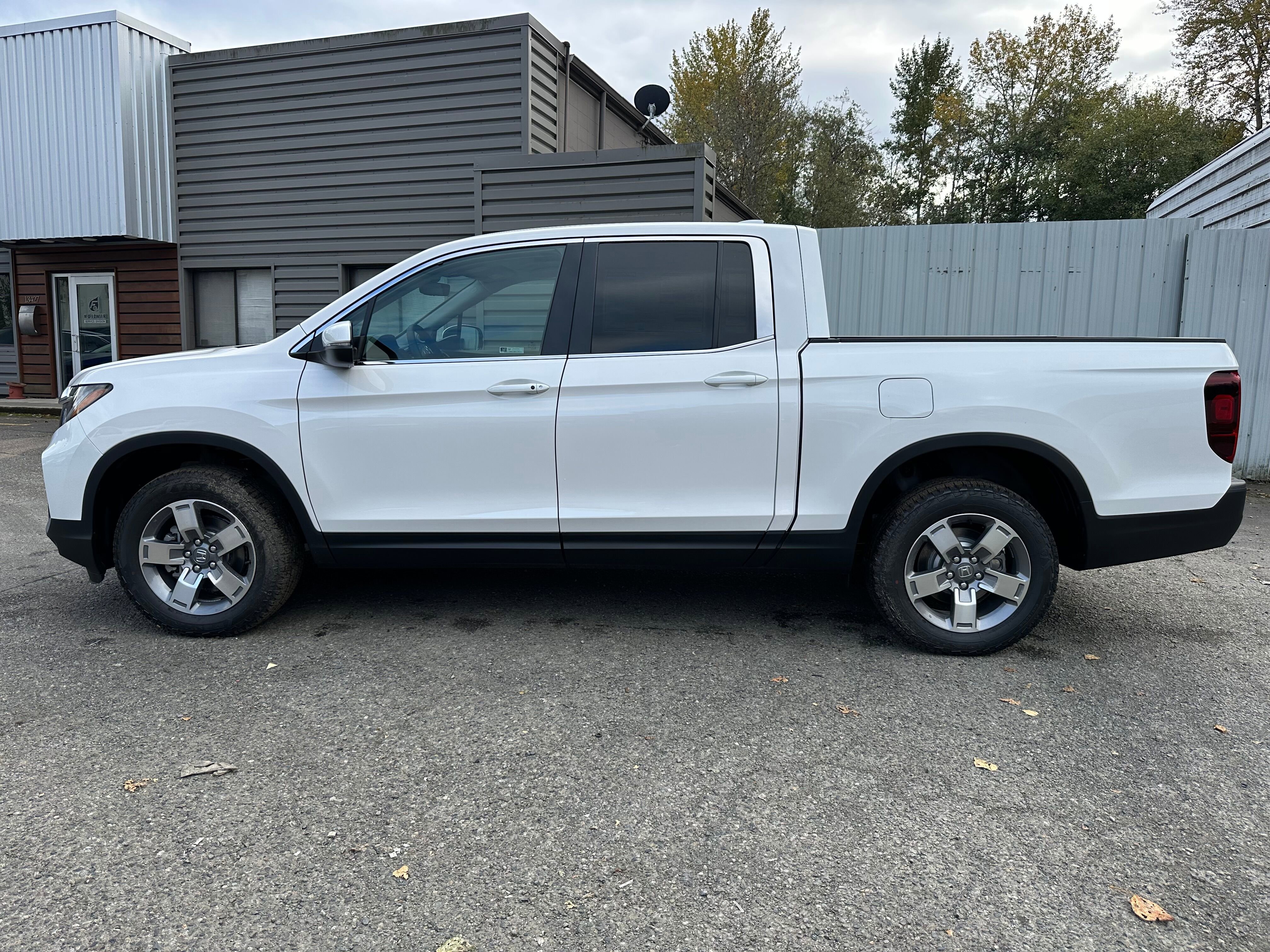 New 2025 Honda Ridgeline RTL image 4