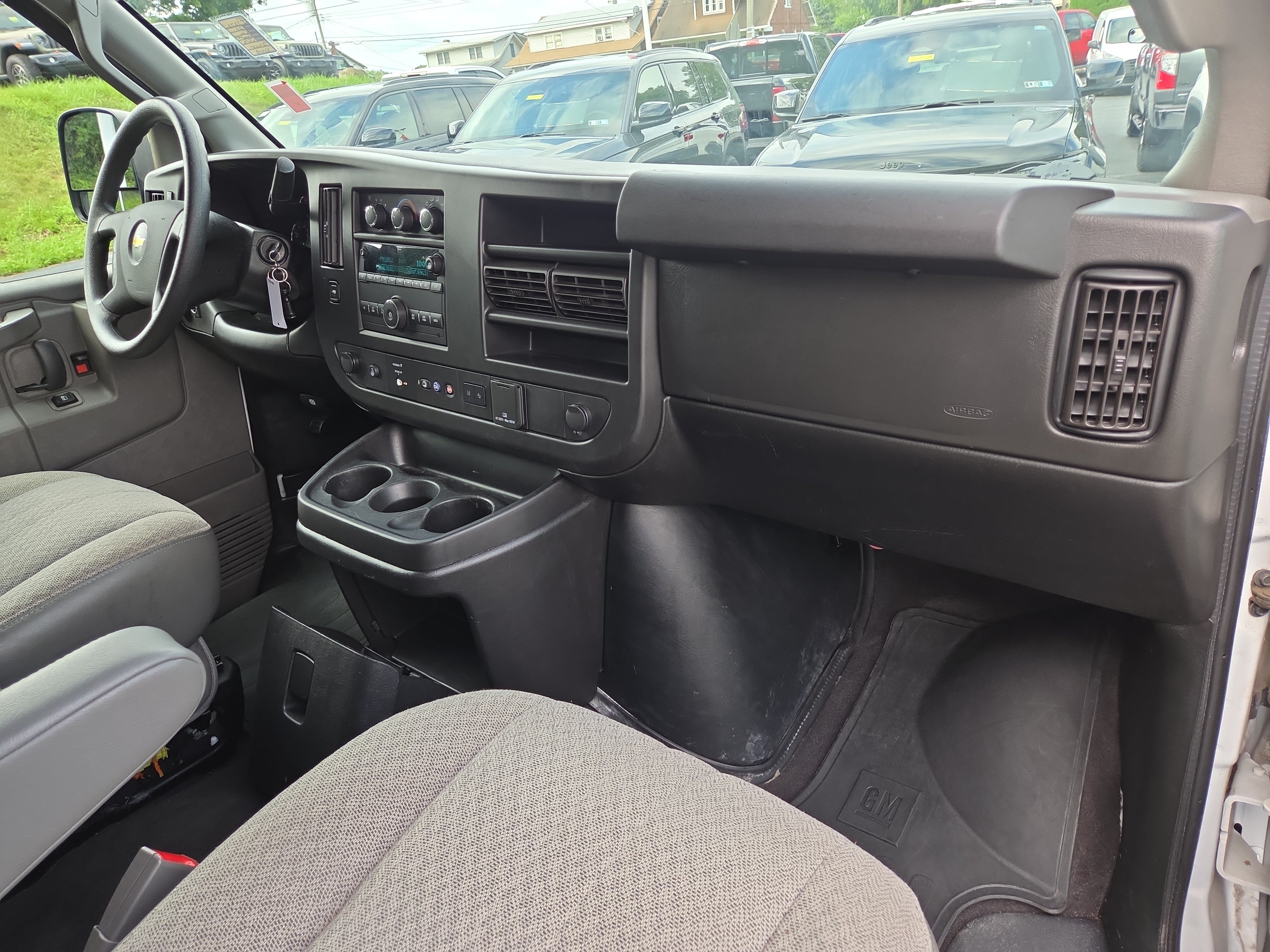 Used 2020 Chevrolet Express 2500 LT w/ LT Preferred Equipment Group RWD image 19