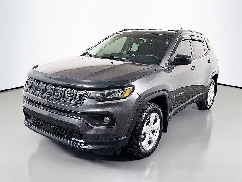 Used 2022 Jeep Compass Latitude image 3