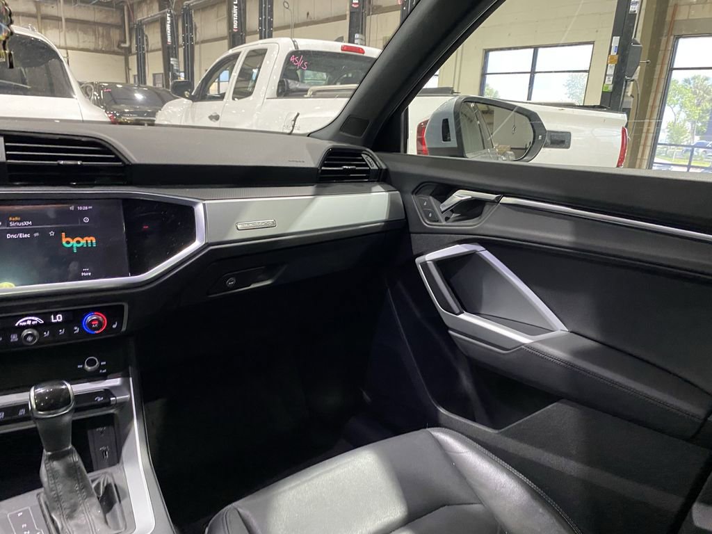 Used 2020 Audi Q3 2.0T Premium AWD/4WD image 4