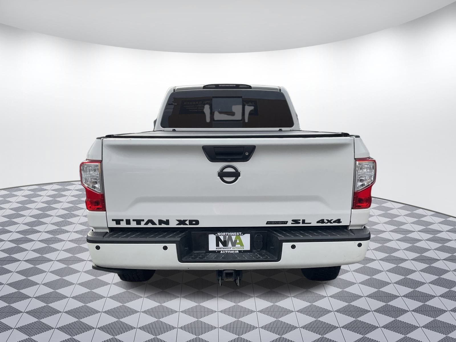 Used 2019 Nissan Titan SL w/ Midnight Edition image 4
