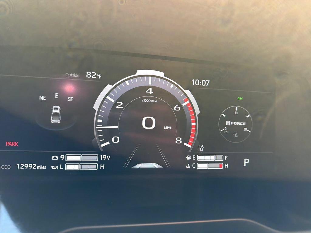 Used 2025 Toyota Tundra Limited AWD/4WD image 28