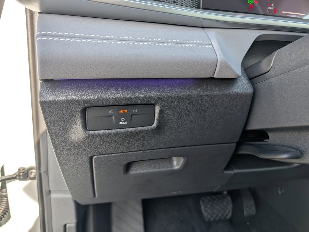 New 2026 Volkswagen Tiguan SE image 18